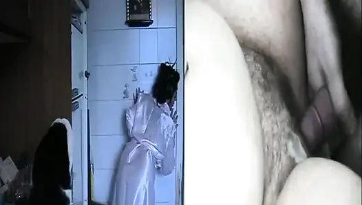 Tante gemuk jelek dengan memek berbulu lagi asik seks threesome