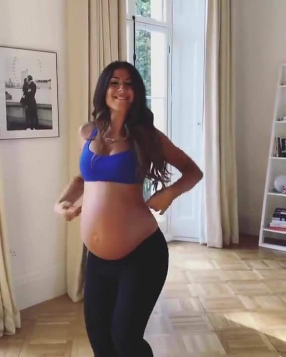 Preggo Belly dancing