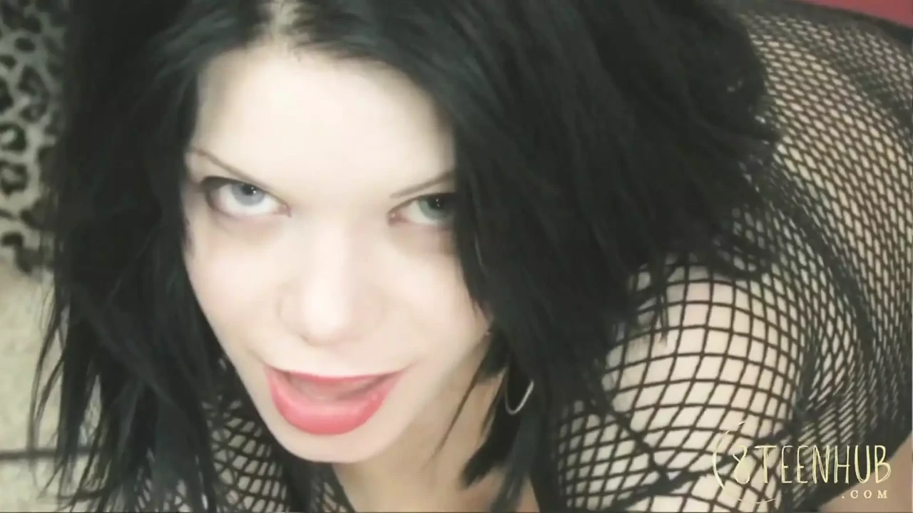 8teenhub - Roxie Gets All Dressed up for Her Electric Cock