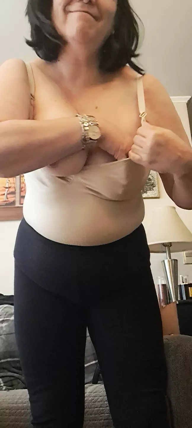 Stepmother watches me undress, so you want to see better