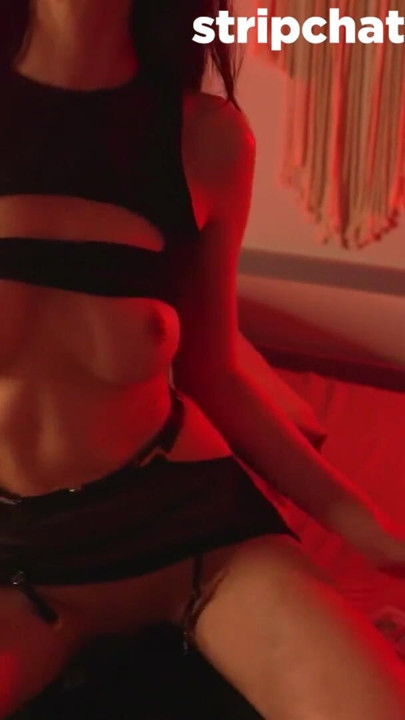 Sexy Girl in Black Outfit Performs Erotic Dance on Webcam - devvilss_toy | Clip 1