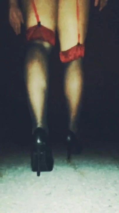 SIssy greek slut outdoor