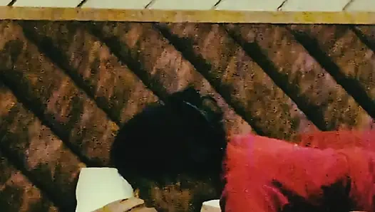 Aldatan evli kadın otel odasında erkek arkadaşıyla eğleniyor