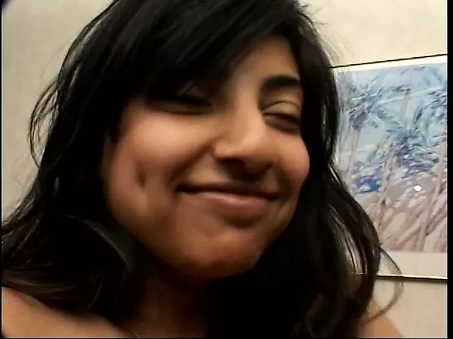 Pregnant woman goes down on her husband’s cock and pleases him on the couch