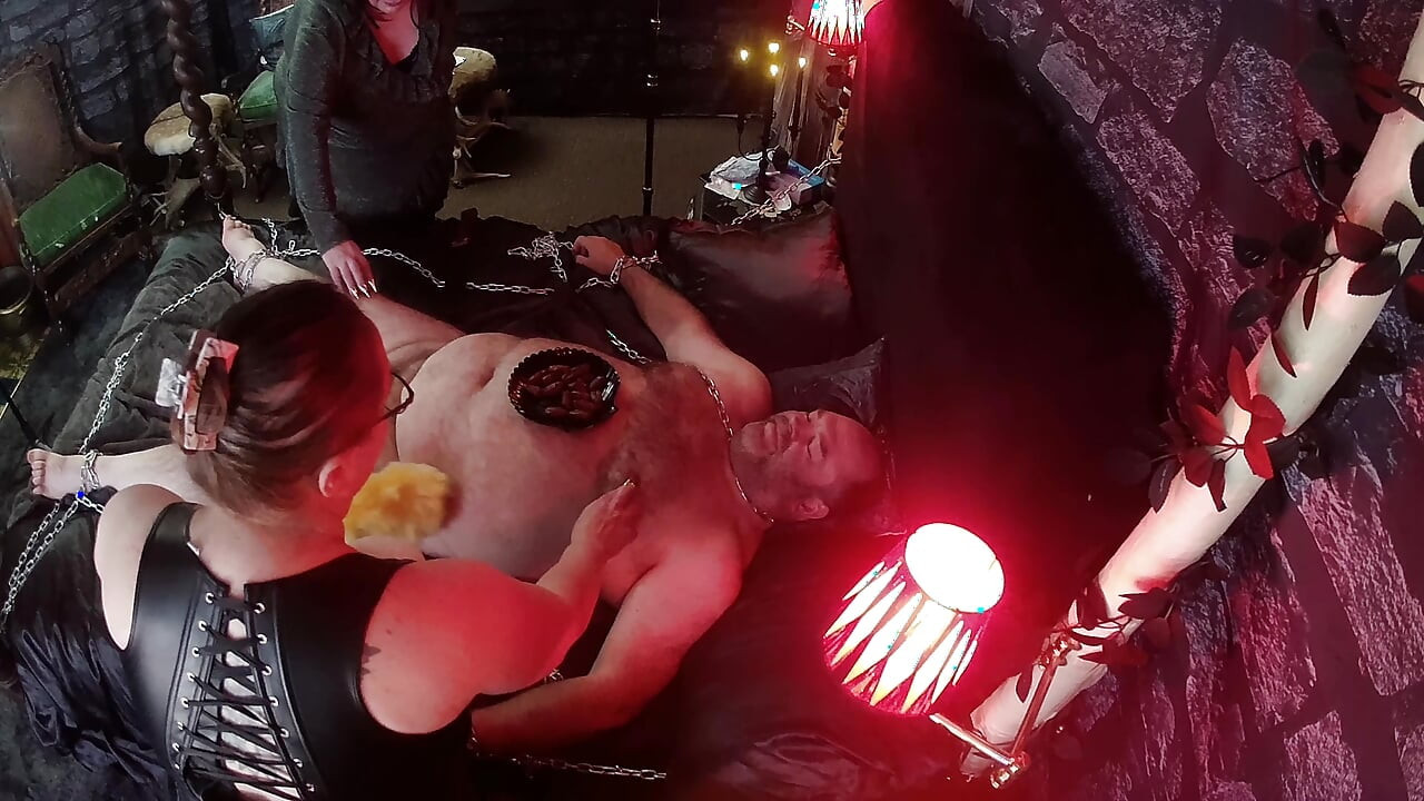 Parte 6: - Domina Satana lleva a Booboo en la habitación de vamp para una cita con Stephanie Nicole Tv