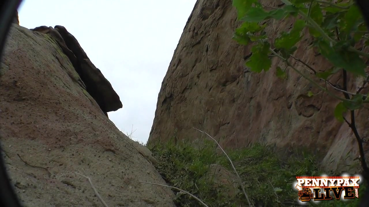 ペニー・パックスとサラ・シェボンの素晴らしいハイキングハメ撮り3p