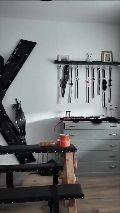Cycki bondage, zaciski do sutków, uprawy klapsy