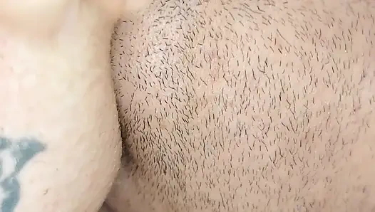 Schlampe wird von ihrer herrin gefistet