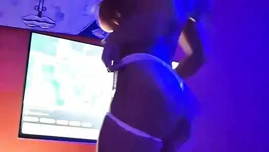 Perverted father-in-law enjoys my tight pussy in the middle of the darkness of my boyfriend's room
