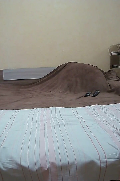 Mother-in-law plays with my dick and brings me to a cumshot