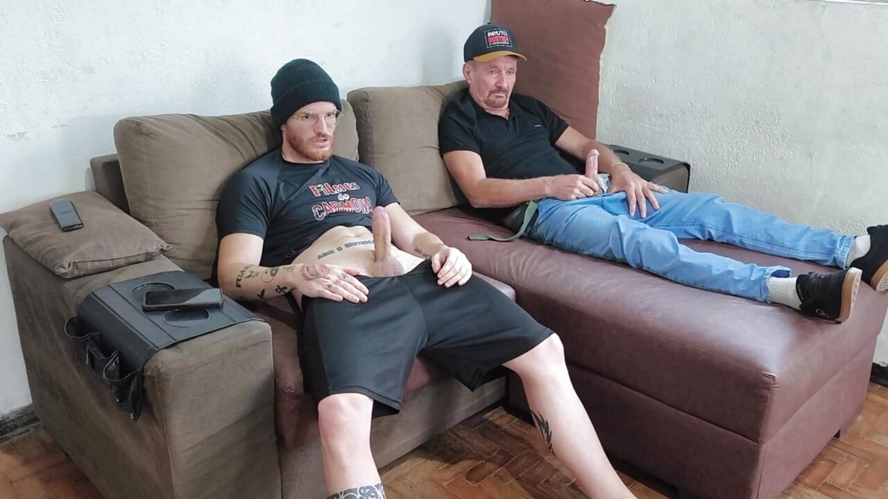 Urach i Carmona se samozadovoljavaju