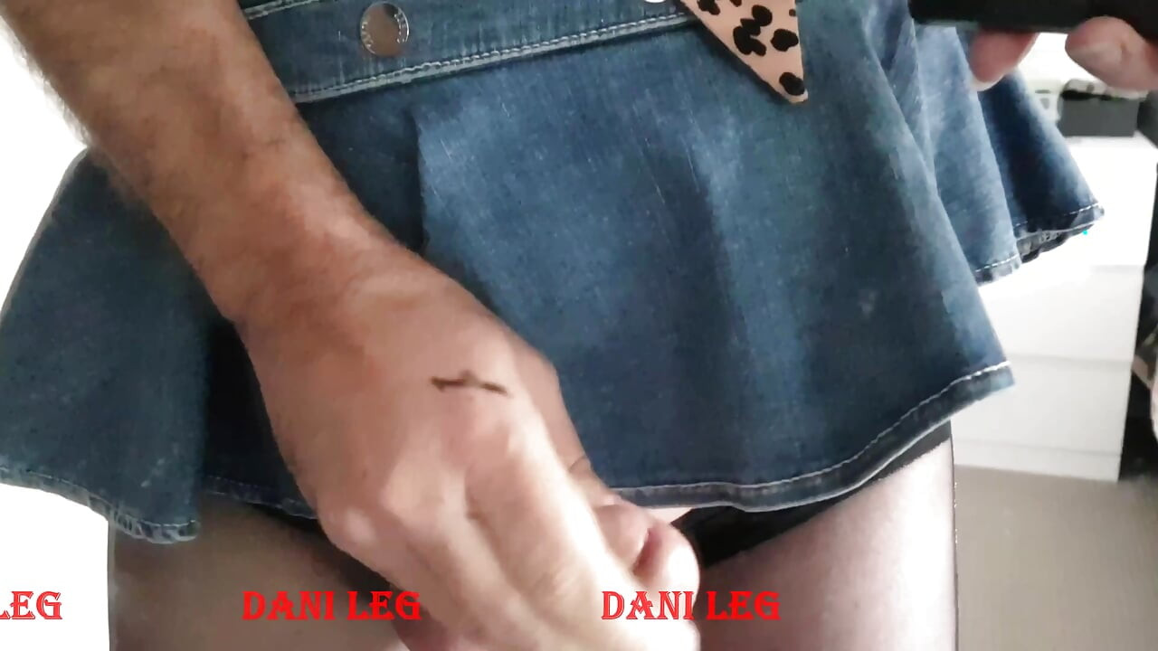 Dany Leg in Nylon Cums on Mirror