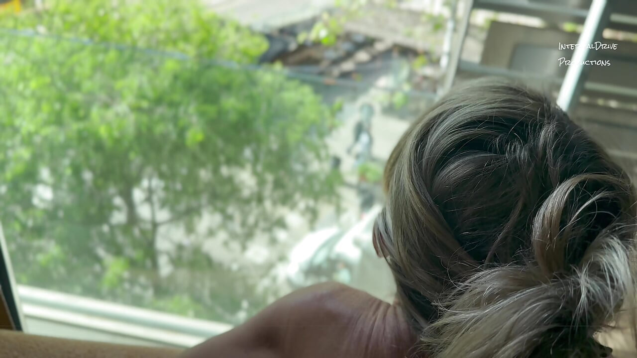 Gilf thích quan hệ tình dục xem người khác đi qua.