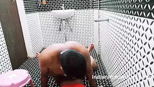 Married Indian Couple On Vacation Having Sex While Taking Shower In Desi Oyo Hotel - Hindi Audio