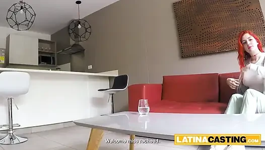 Bu latin genç influencer deneyimsiz olduğunu ama bir porno yıldızı gibi sikiliyor - latin oyuncu seçmeleri