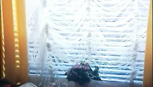 Seksi lezbiyenler amcık dildoları kıllı amına giriyor