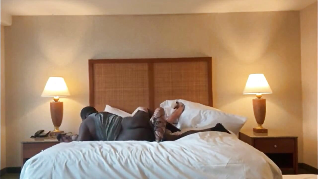 Ngentot di kamar hotel