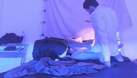 Sie Hat Die Tür Nicht Eingesperrt, Stieftochter Wird Frech, Vollständiges Video