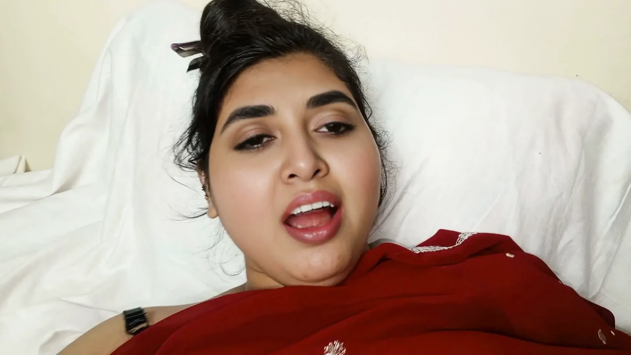 Couple Sex Red Saree &ndash; Beautiful Indian Desi Girl
