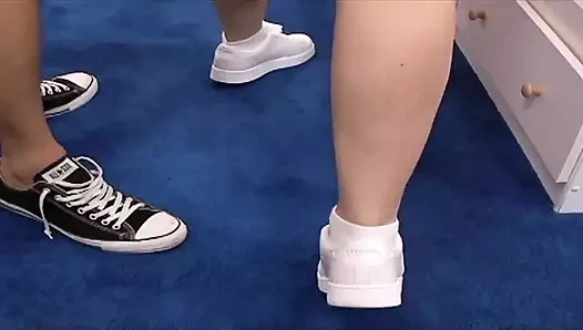 Genç Cassidy Essence altın saçlı bir sürtük almayı seviyor