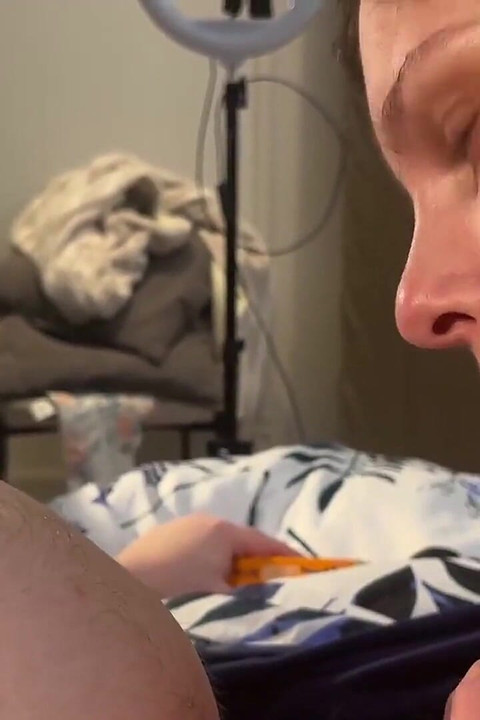 Reading interrupted! This time other way round - amateur wife gives head to her husband and takin all the cum she can get