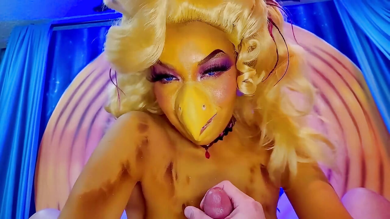 Get a Load of This Chicken Breast! Goldie Cosplay