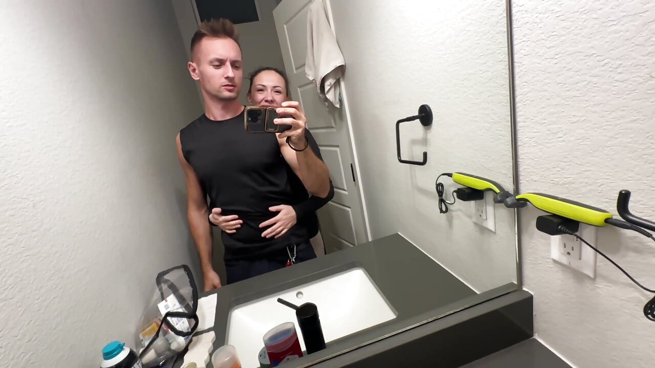 4 sevimli kızla çılgın lezbiyen grup seks, fışkırtma, makaslama, çoklu orgazm, saf kadın zevki