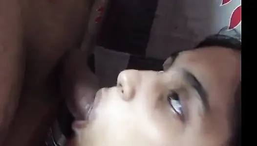 bhai ka lund chusne pr majbur hogai
