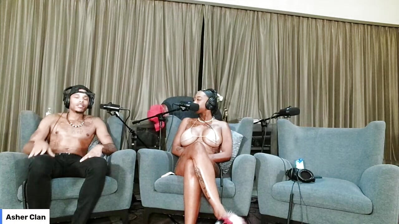 Vuxna underhållare soffa prata med baby tvillingar, Musa Phoenix och Mrflourish Podcast Asherclantv