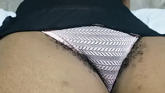 Rekaman seks ibu-ibu hot dengan memek berbulu diam-diam