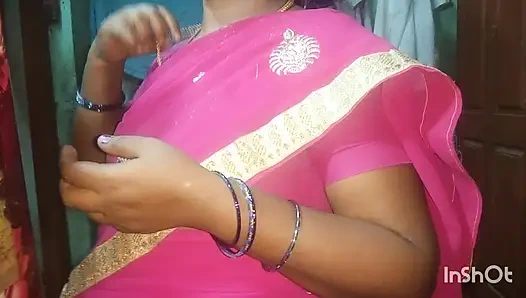 Тамильская подруга купается и сари меняет сиськи, давя на молодого мужчину