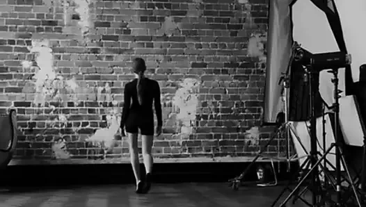 MonaBurrington видео