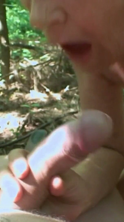 Hexe will den Schwanz im Wald | Clip 2