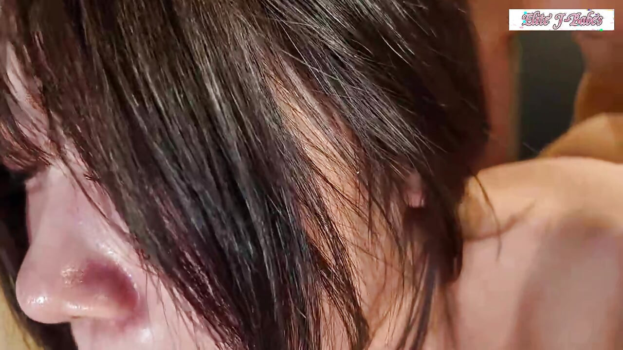 一位在乡村长大的害羞女子在东京追逐梦想, 但诱惑逐渐将她拖得更深.