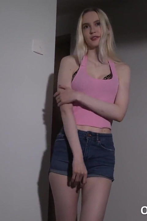 Horny Girlfriend Wants a Creampie on Valentine's Day