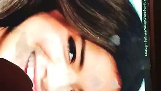 Cum üzerinde chloe