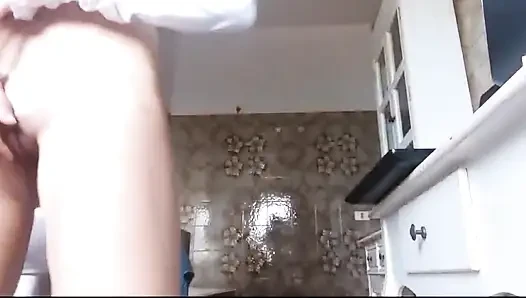 Üvey kılıklı Sarah ona bakmak için şok edici bir orgazma neden oluyor. Ama f. olmaya gerek olmadığını biliyorum, o çok güzel!