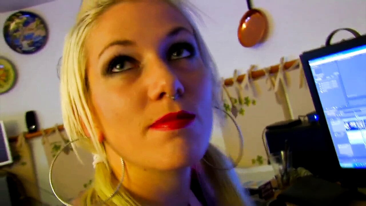 Public – Milky girl with natural tits fucks and gives a blowjob