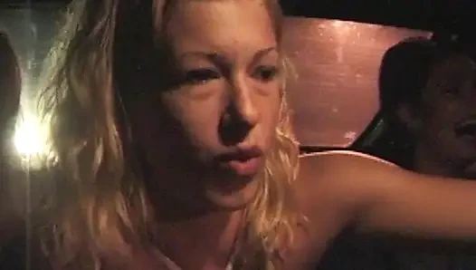 Wilde Taxifahrt mit heißen Überraschungen