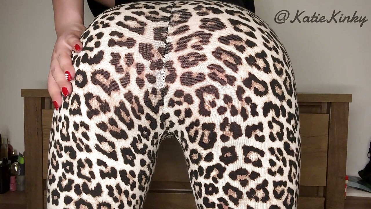 Leggings Fart Stinky Bombs!