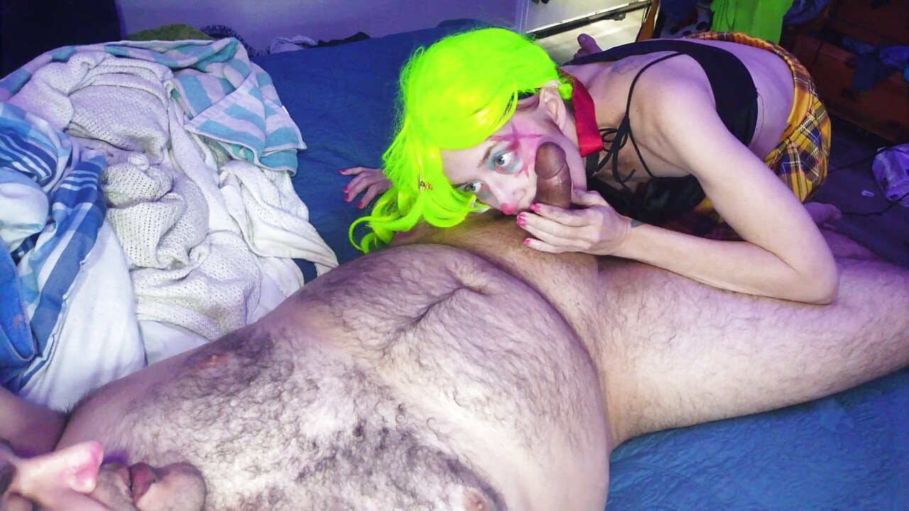 Clown girl with neon hair gives amazing blowjob and gets creampied