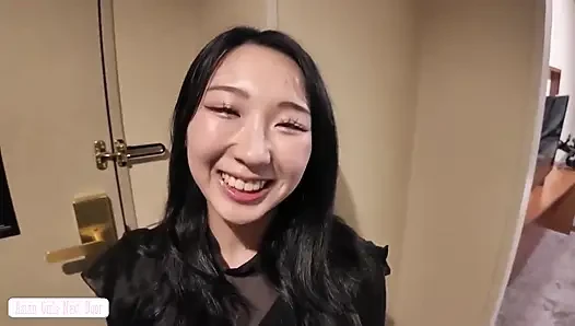 Istri cantik ini pengen dientot habis-habisan, pengen diam-diam crot di luar kendali!