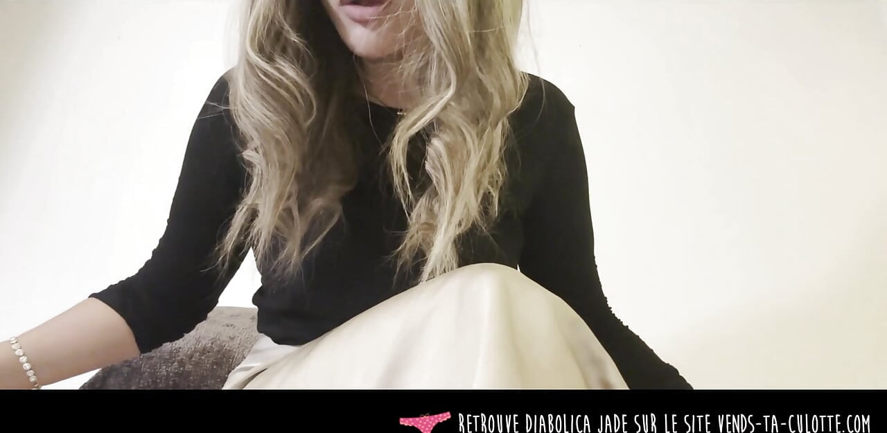 Vends-ta-culotte - joven dominatrix francesa te enseña a tomar un consolador negro grande en la boca y en el culo