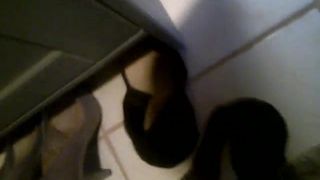 Cargando sus zapatos de encaje ultra sexy de nuevo