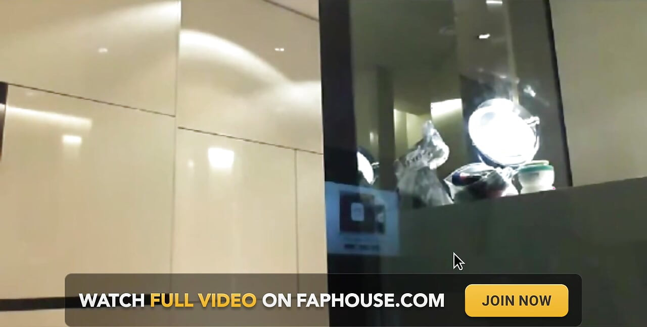 Dea Squirt and Shower in Berlin