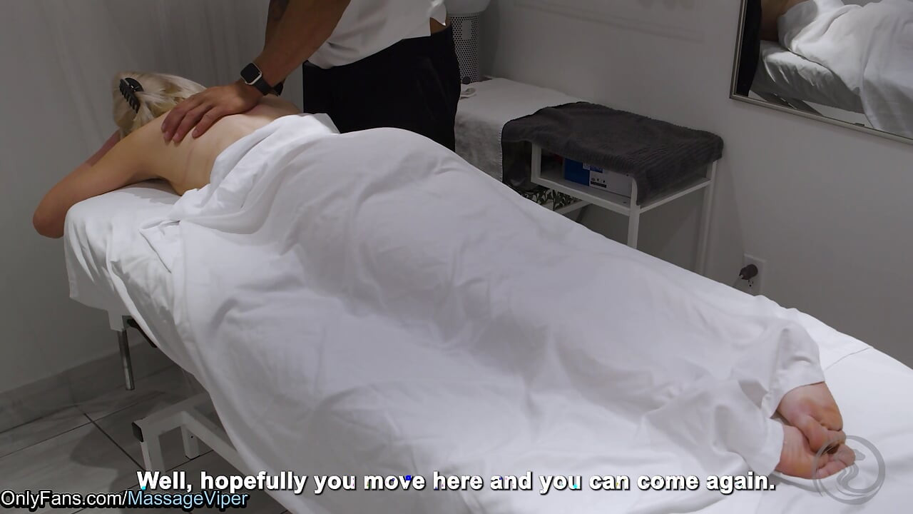 Sexy Female Massage Client Flashing Her Pussy to the Therapist