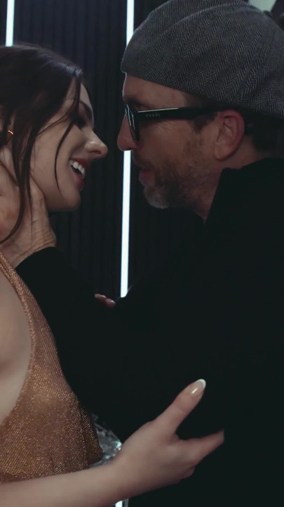 PORNFIDELITY maddie wren bekommt ihre muschi hart gestopft | Clip 2