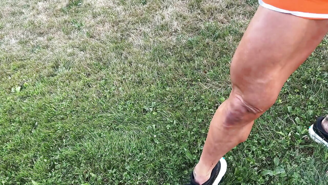 Musculosas milfs cum comando joi