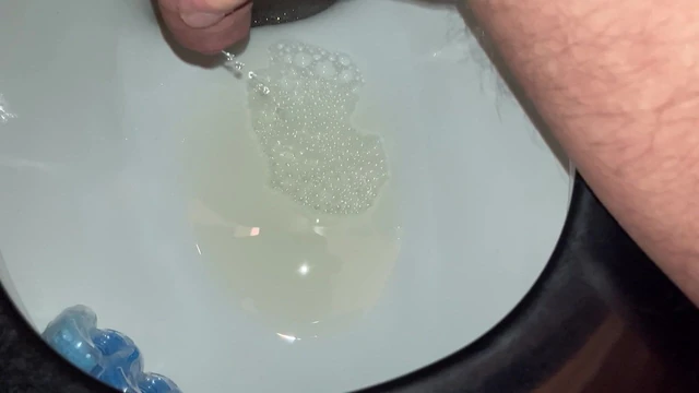 Pissing in slowmotion