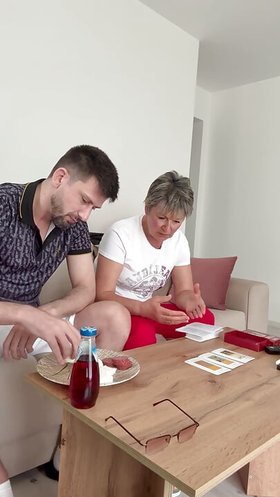 Anal Granny - Tarrot Reading!